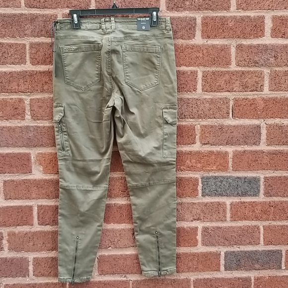 Blank NYC Reade Skinny Crop Sz 29 Cargo - Picture 8 of 8